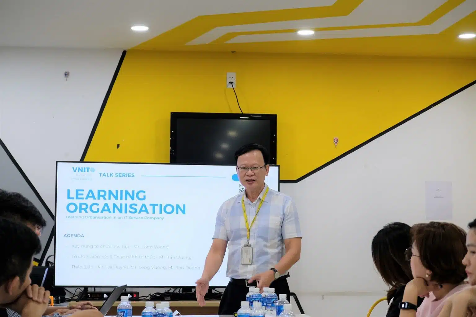 mr-vuong-bao-long-vice-chairman-of-vnito-vice-president-of-logigear-vietnam-shares-the-topic-building-a-learning-organization-kyanon-digital