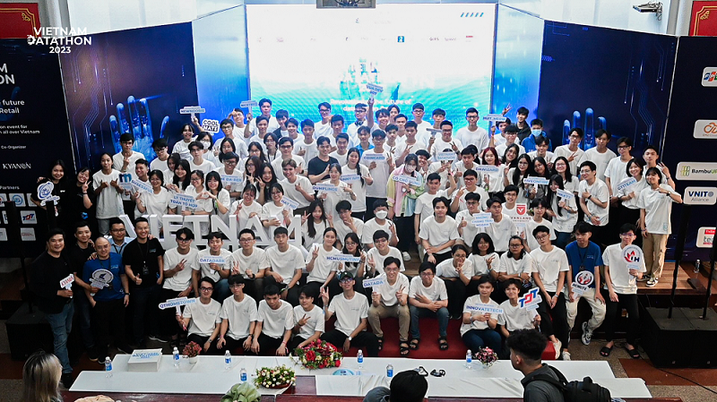chung-ket-vietnam-datathon-2023-bung-no-tiem-nang-khoa-hoc-du-lieu-va-tri-tue-nhan-tao-viet-nam
